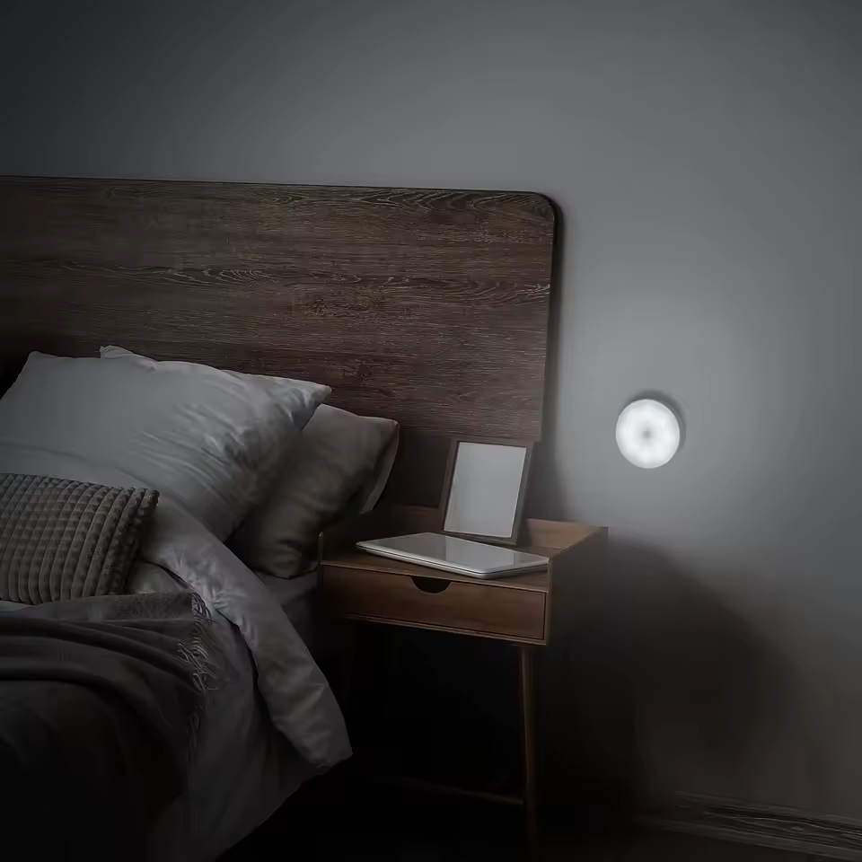 ILUMINACIÓN INTELIGENTE PARA TU HOGAR - LUZ LED NOCTURNA INALÁMBRICA CON SENSOR